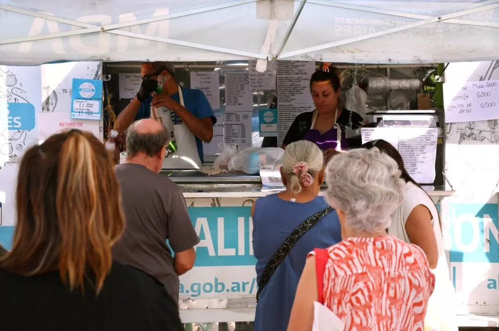 Continúan las Ferias y Mercados en los barrios de Morón